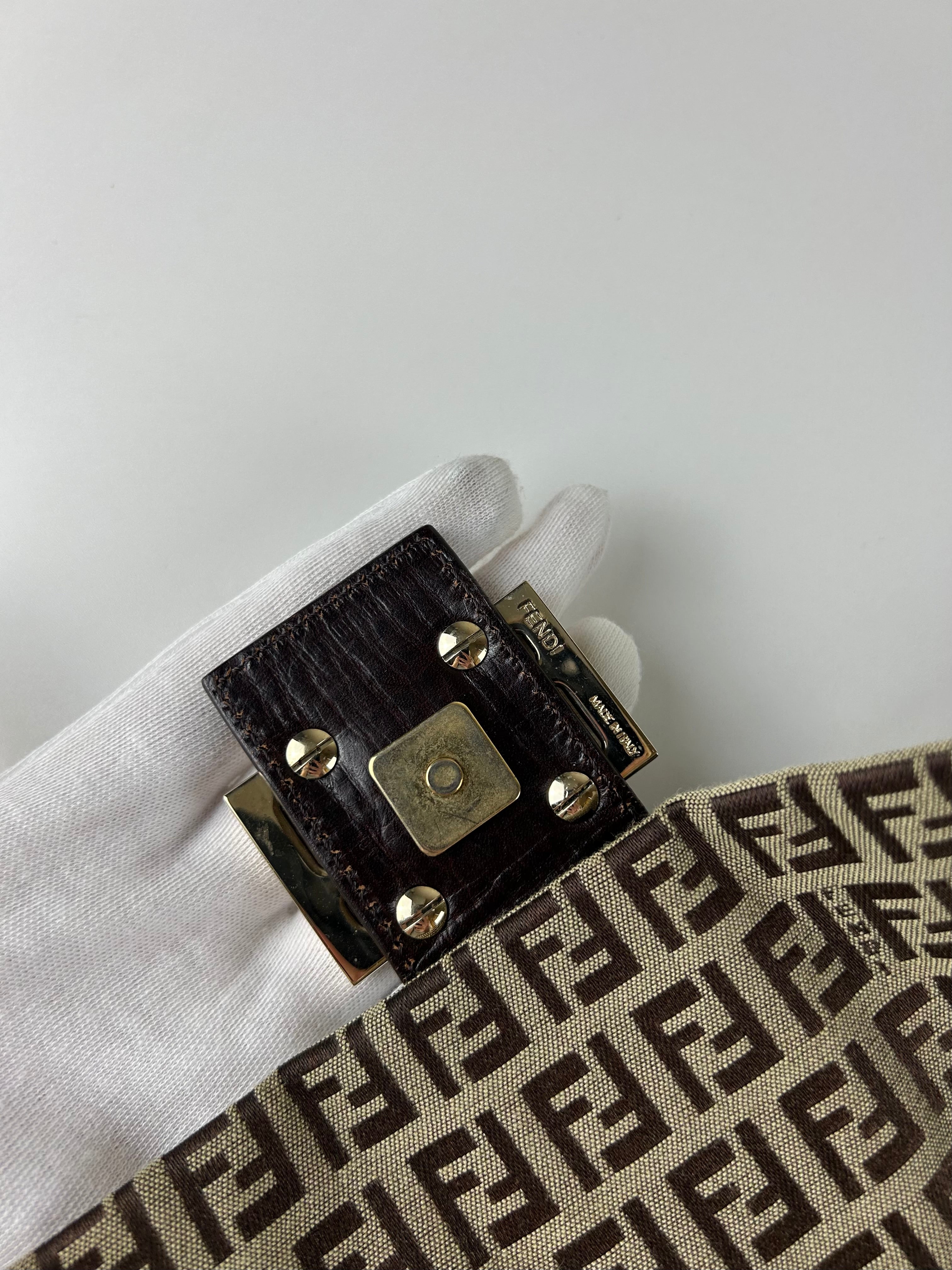 FENDI FENDISSIME BROWN MAMMA BAGUETTE SHOULDER BAG