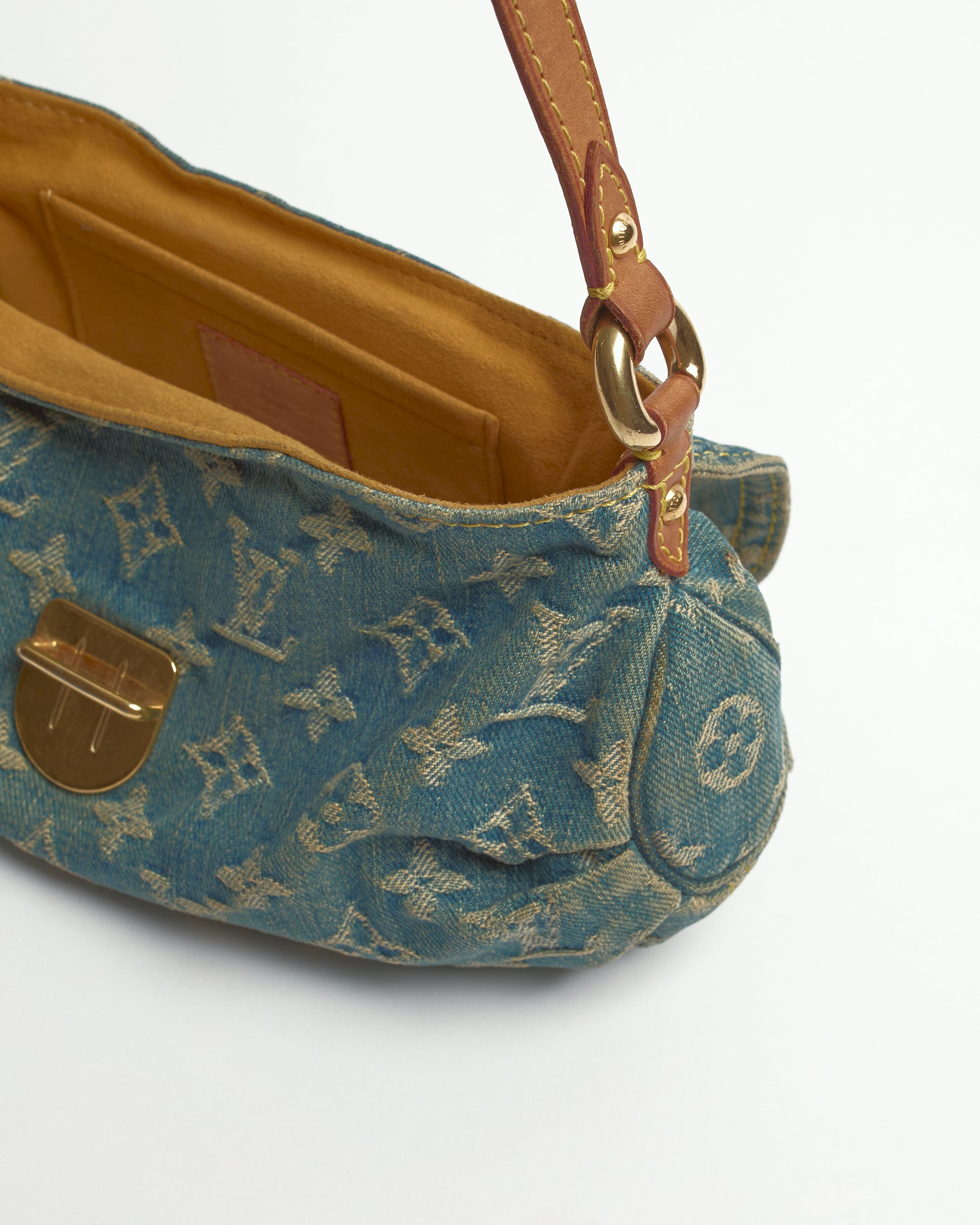LOUIS VUITTON 2005 DENIM PLEATY SHOULDER BAG