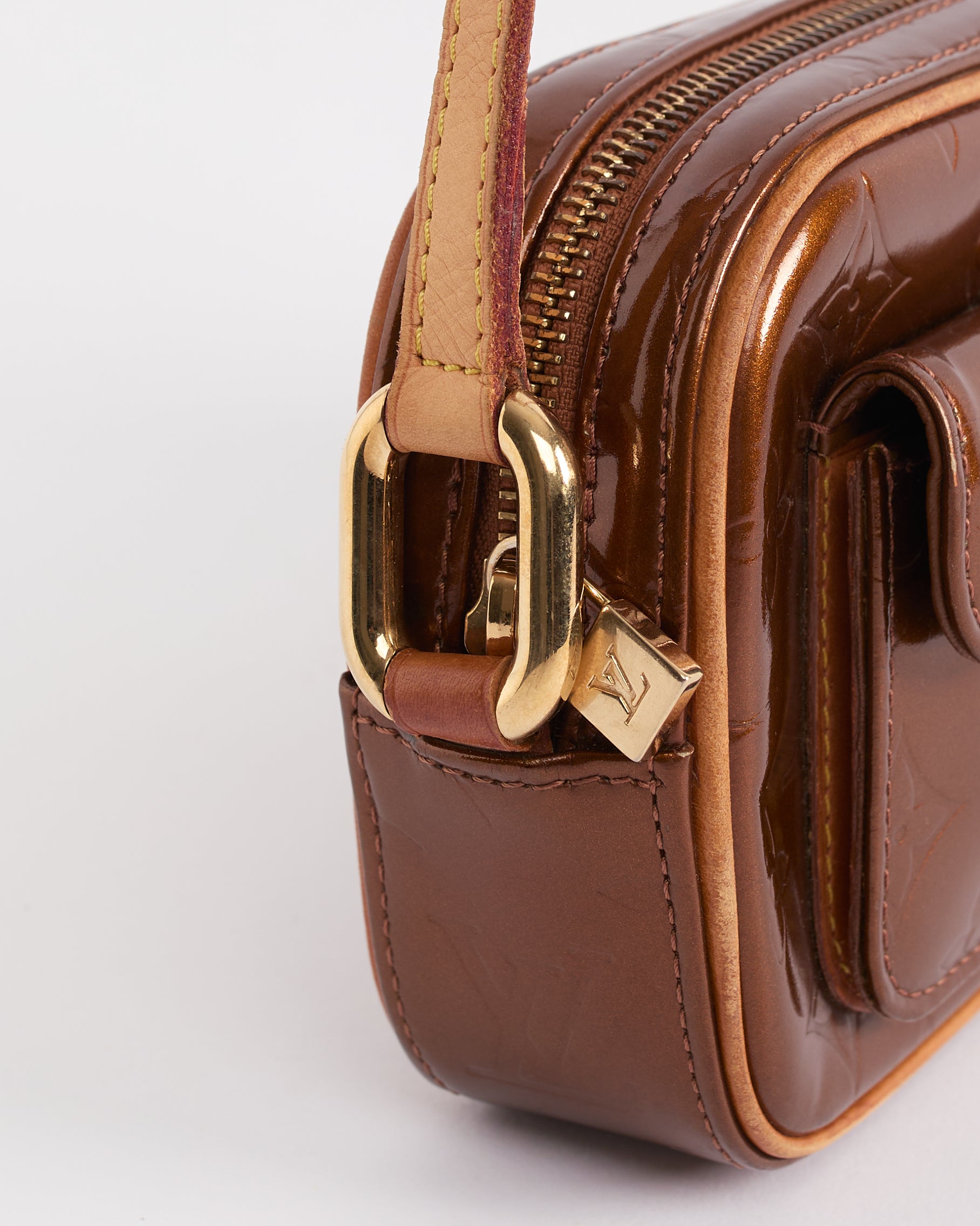 LOUIS VUITTON VERNIS CHRISTY MM CROSS BODY BAG