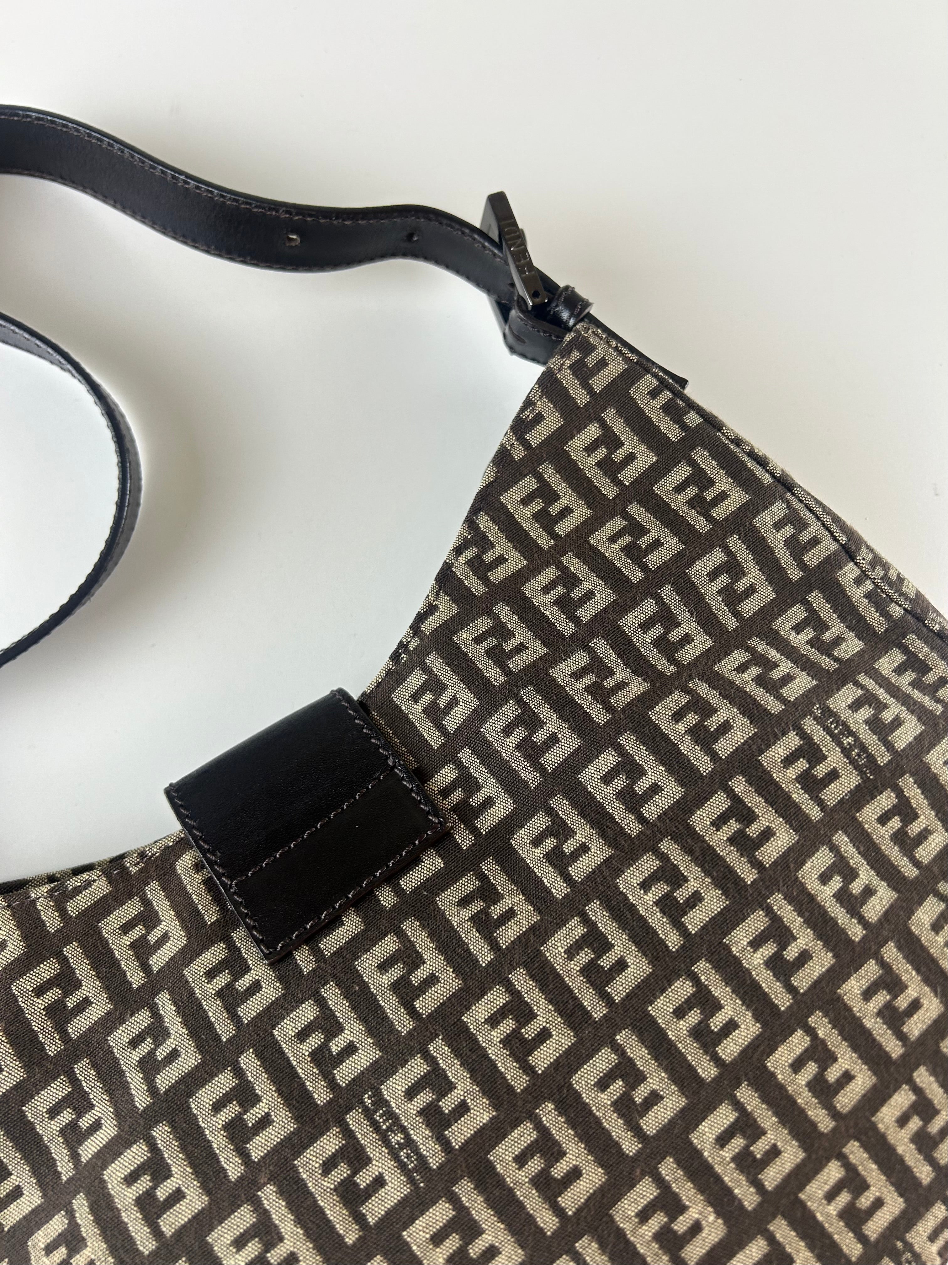 FENDI 2000’S ZUCCHINO CANVAS BAGUETTE SHOULDER BAG