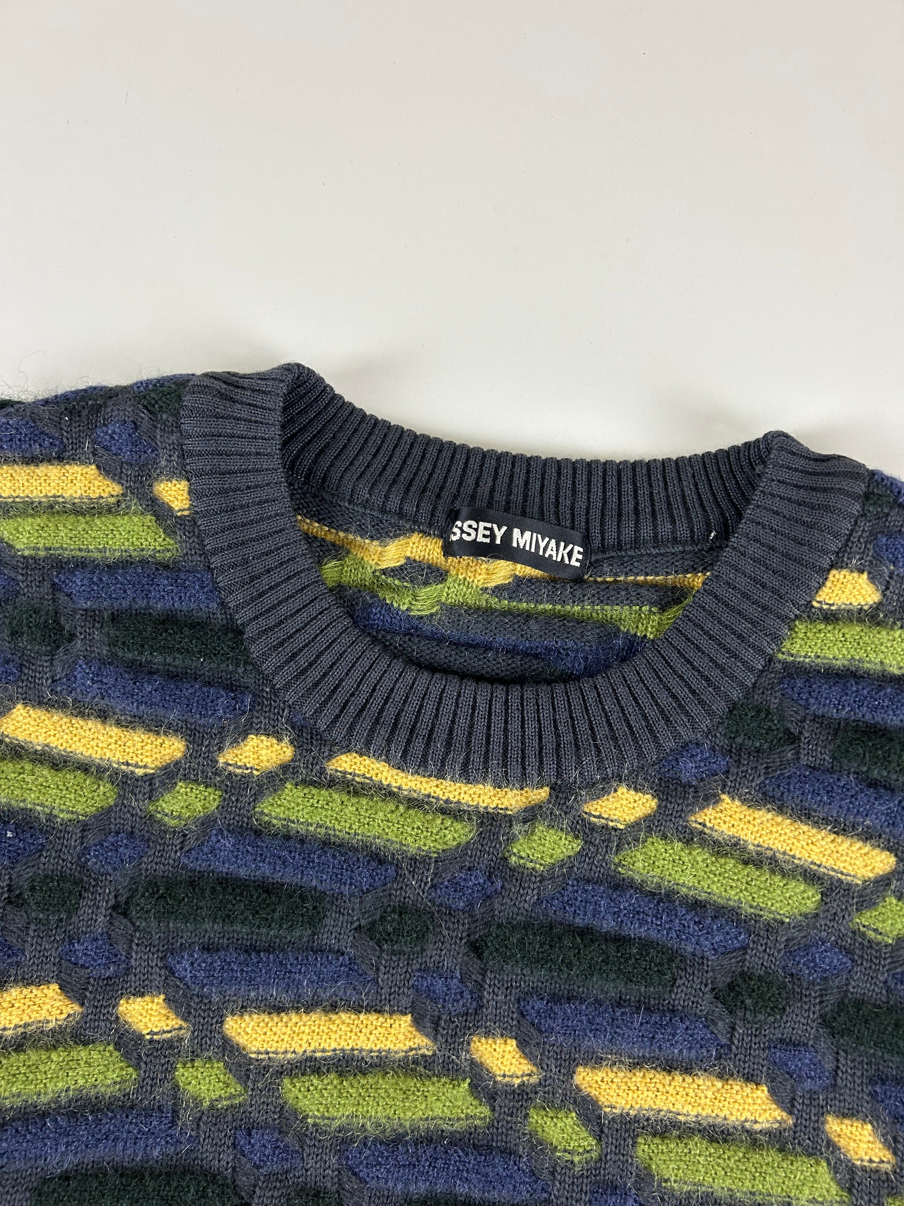 ISSEY MIYAKE 1990’S TEXTURED KNITTED SWEATER [L]