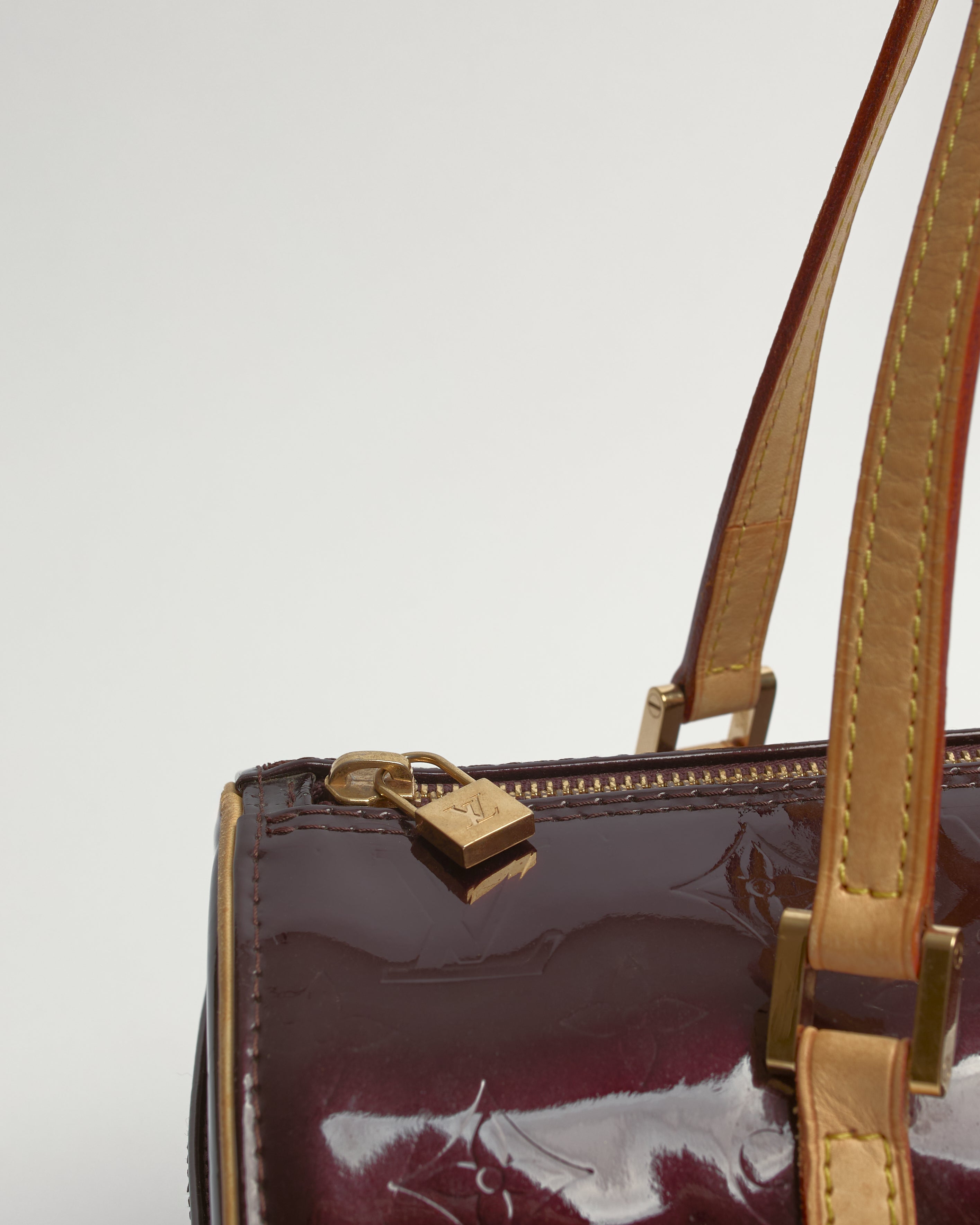LOUIS VUITTON VERNIS AMARANTE PAPILLON 30 BARREL BAG