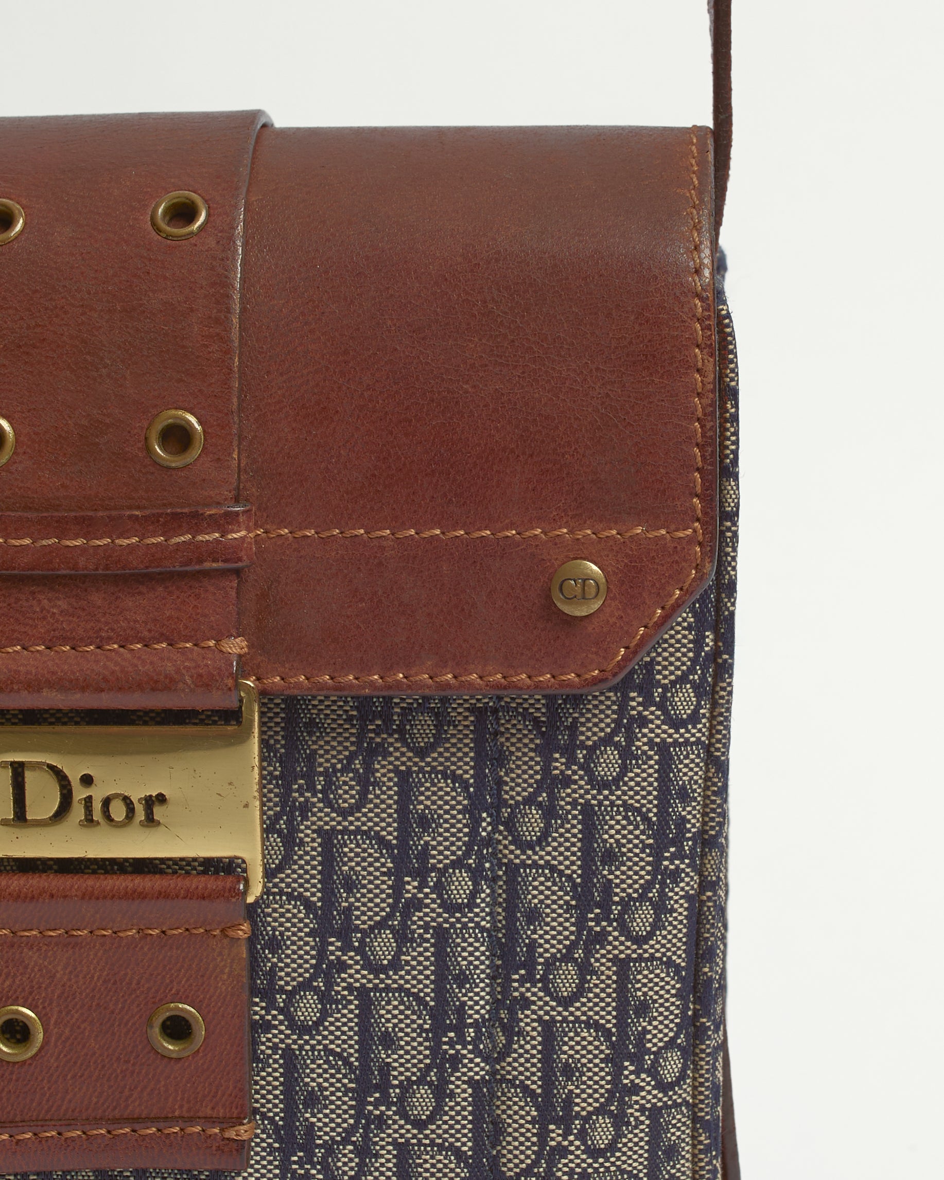 CHRISTIAN DIOR STREET CHIC COLUMBUS TROTTER CROSS BODY BAG