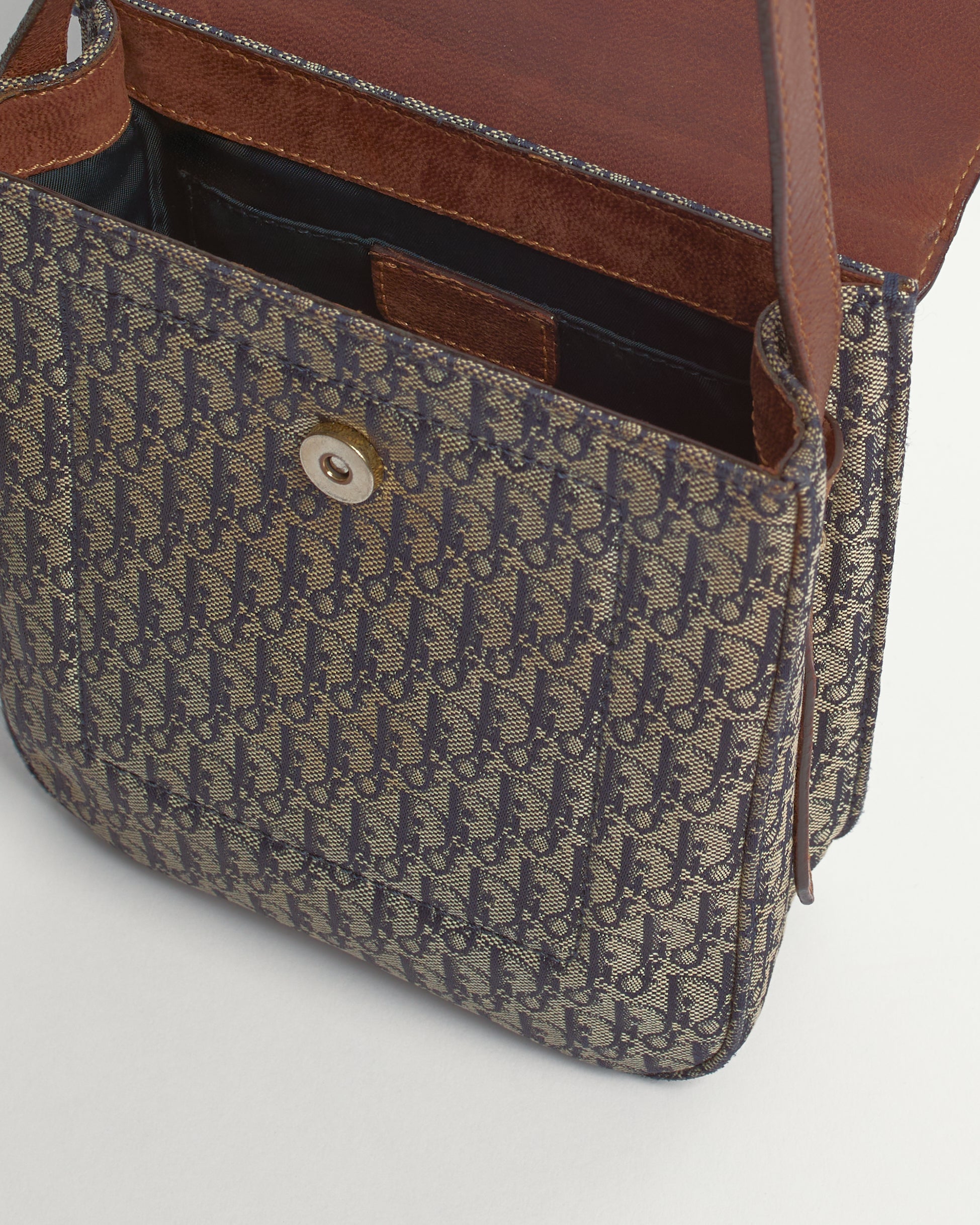 CHRISTIAN DIOR STREET CHIC COLUMBUS TROTTER CROSS BODY BAG