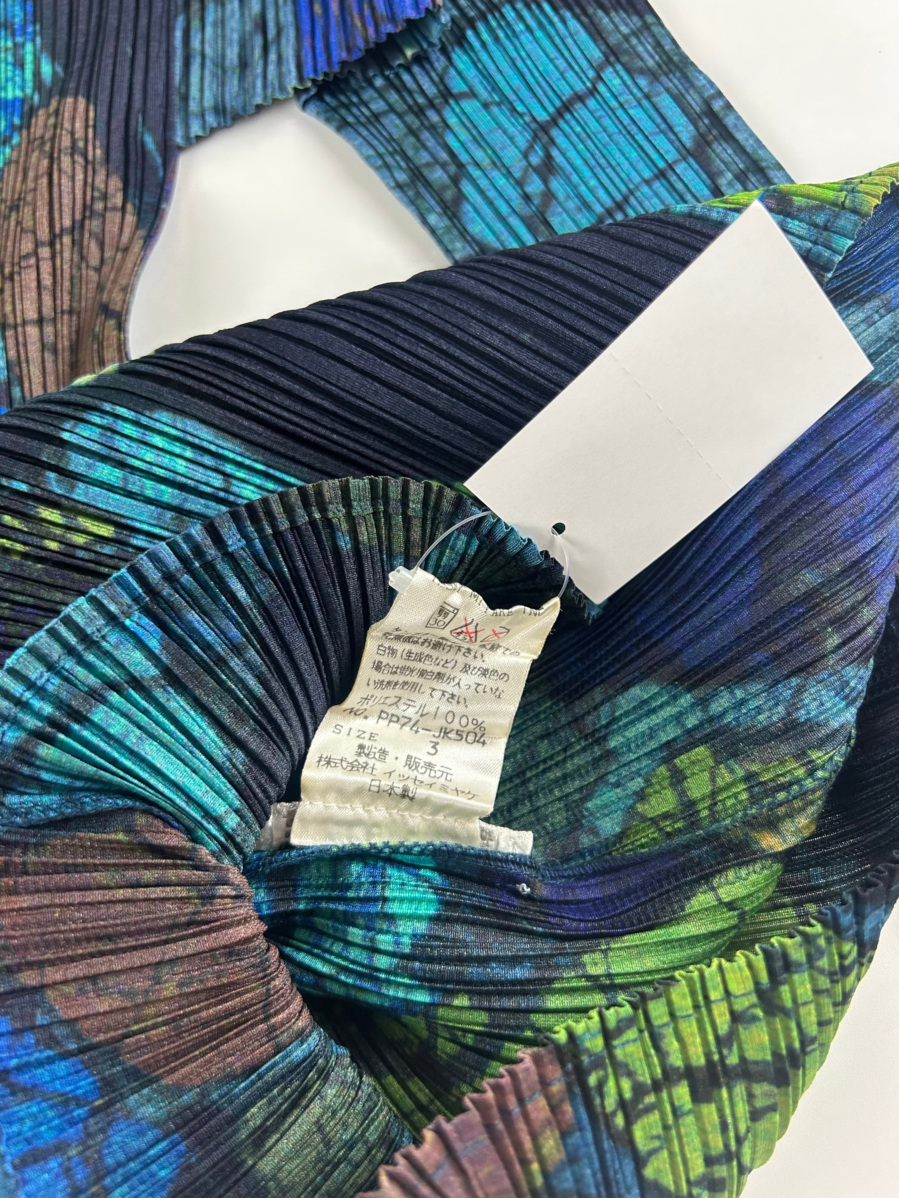 PLEATS PLEASE BY ISSEY MIYAKE ABSTRACT LONG SLEEVE TOP [S]