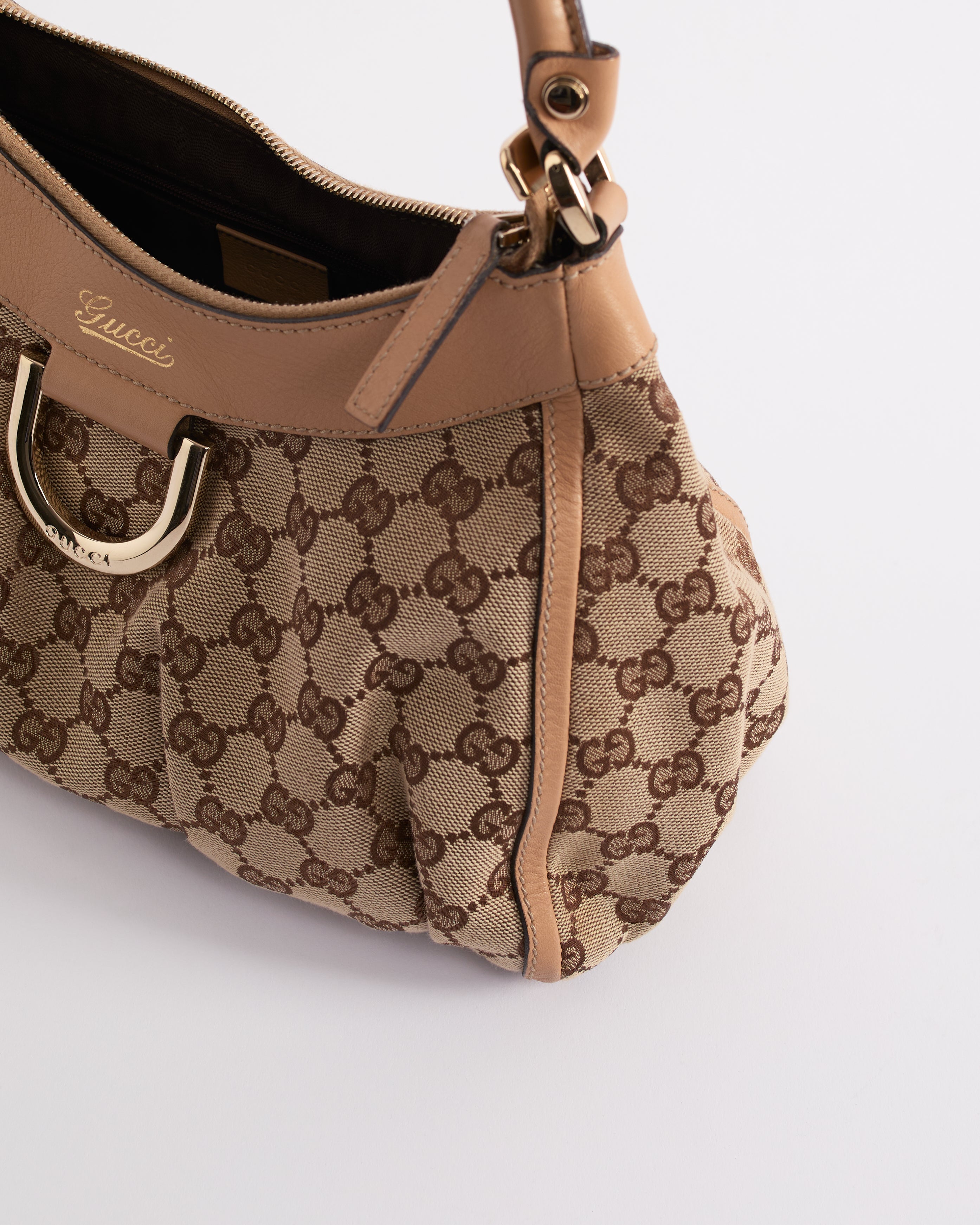 GUCCI 2004 ABBEY D-RING TAUPE SHOULDER BAG