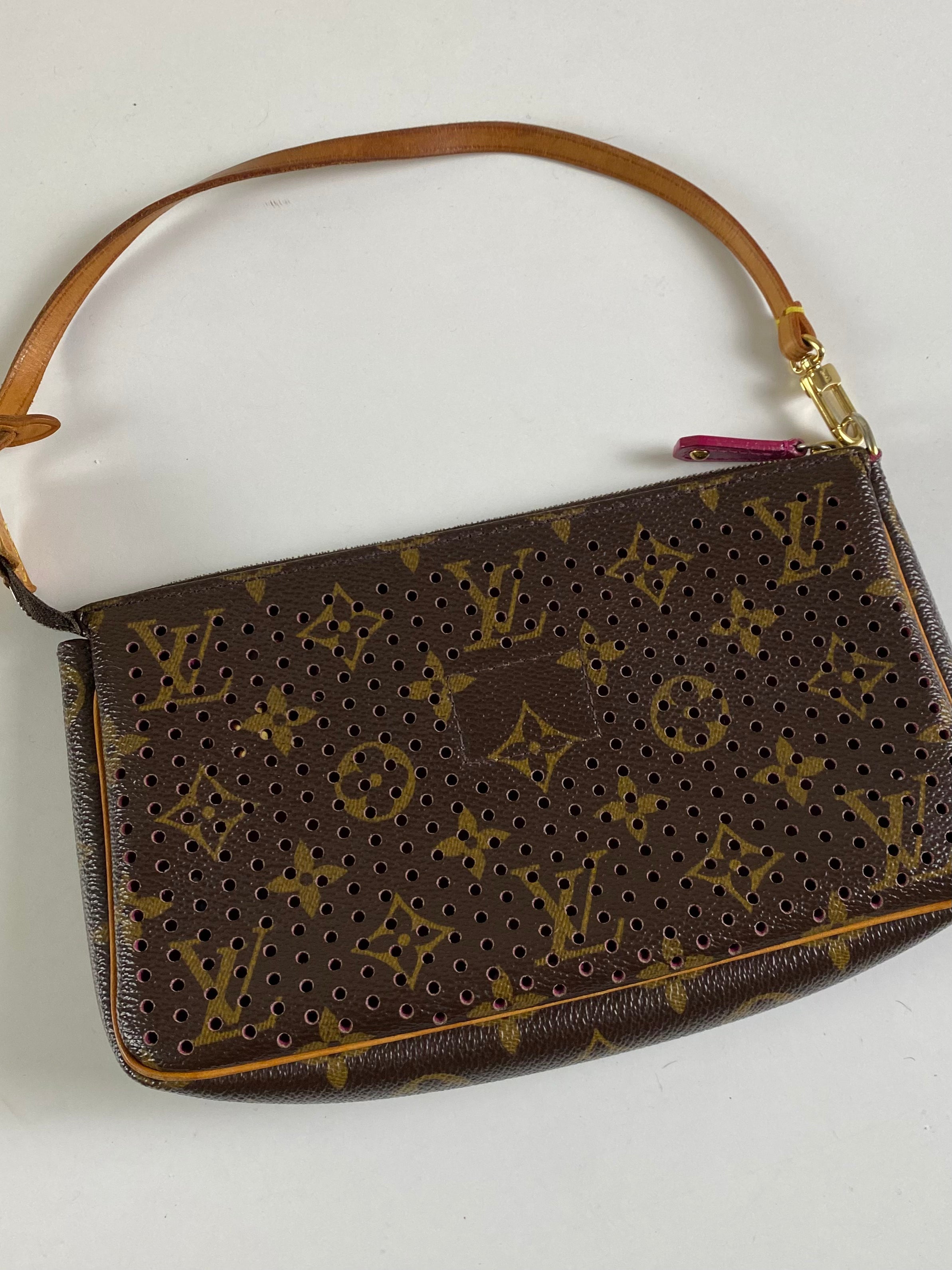 LOUIS VUITTON 2006 POCHETTE ACCESSOIRES MONOGRAM LEATHER SHOULDER BAG